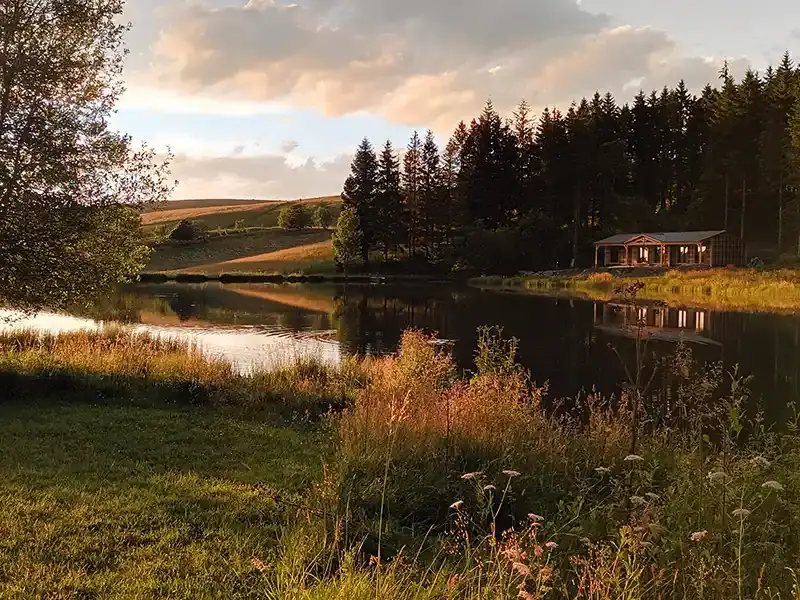 location de gîtes et chalets Cantal (parc volcans Auvergne)
